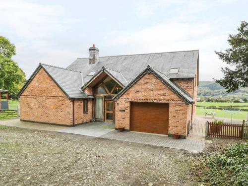 Pentrego Isaf - Llangyniew