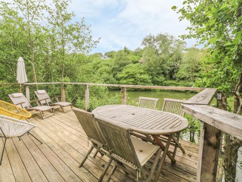 2 Water's Edge in Lanreath