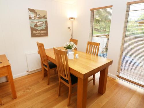1 Miller's Island Looe - image 9