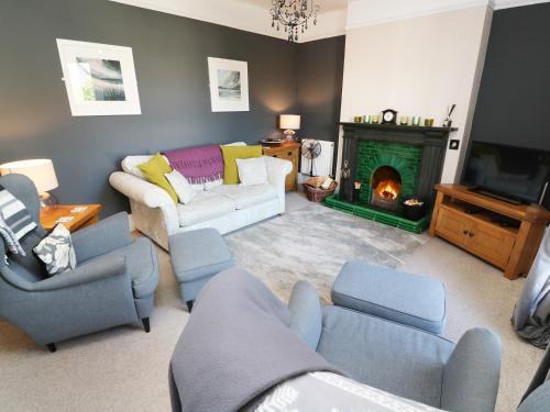 2 Emma Place Bodmin - image 6