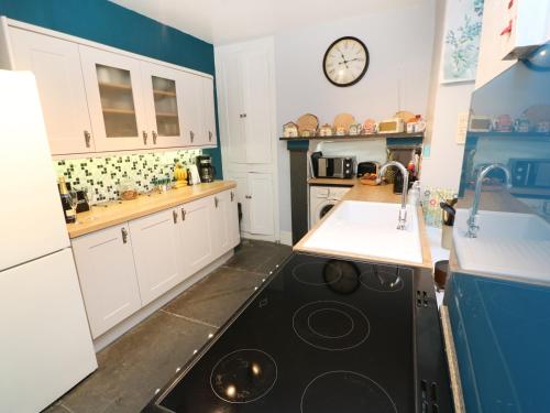 2 Emma Place Bodmin - image 9