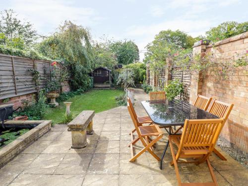 5 Albany Road Stratford-upon-Avon - image 2