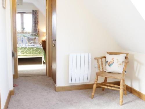 Acorn Cottage Ludlow - image 11