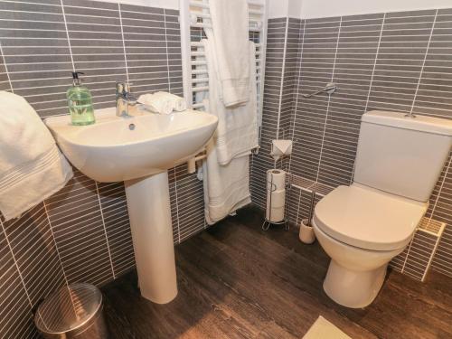 5 Old Laundry Mews Carnforth - image 7