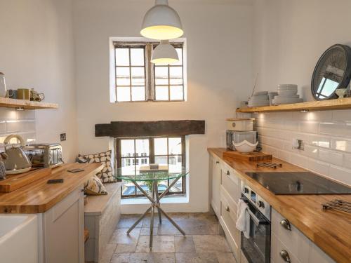 Farriers Cottage Matlock - image 13