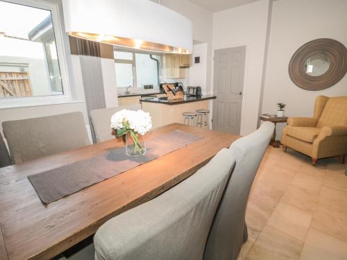 Edwards Cottage Morpeth - image 14