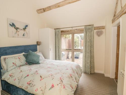 Megs Cottage Tiddington - image 14
