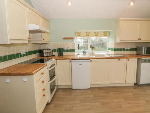 Llain Rhuttan Pwllheli - image 13