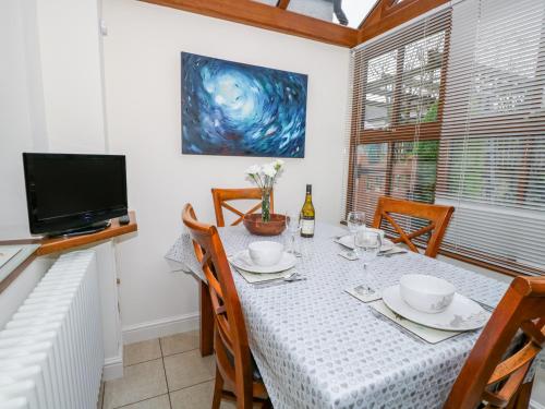 3 School View Ulverston - image 13