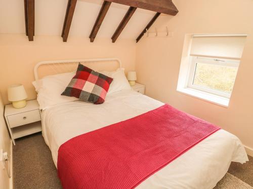 Magpie Cottage - image 2