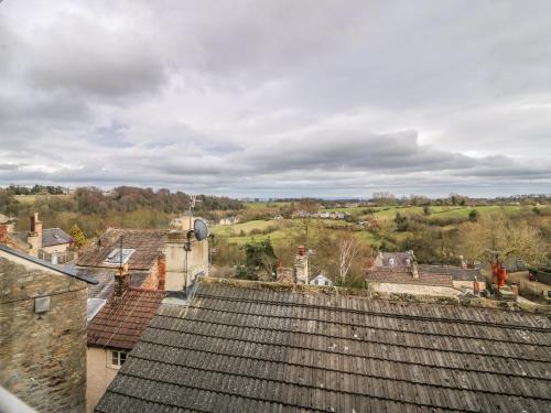 11 Tower Street - image 8