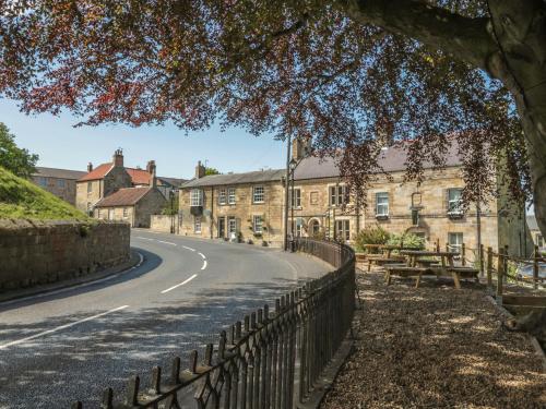 Coquet View Apartment - image 11