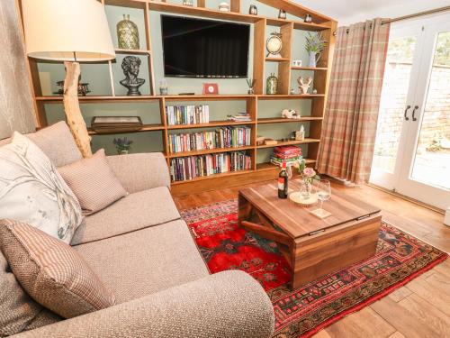 The Cottage The Coach House - image 6