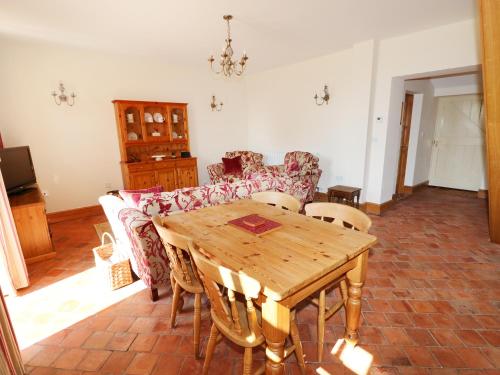 Owl's Roost in ออลโฟรด