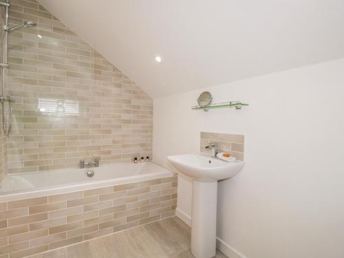 Coney Garth Cottage - image 11