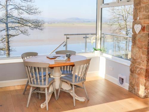 Shady Bowers in 安賽德