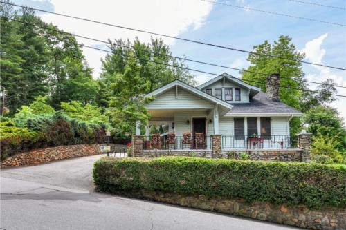 Bishops Robin Cottage in Lake Junaluska, USA