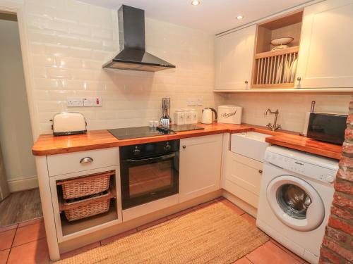 Holly Cottage - image 4