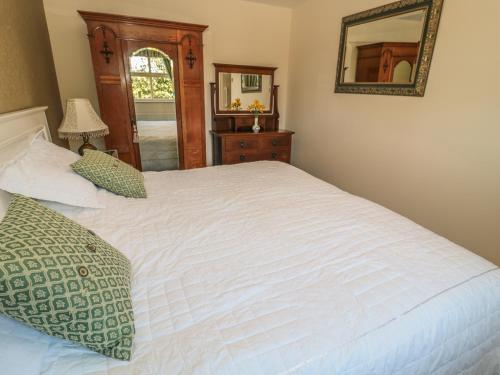 Holly Cottage - image 3