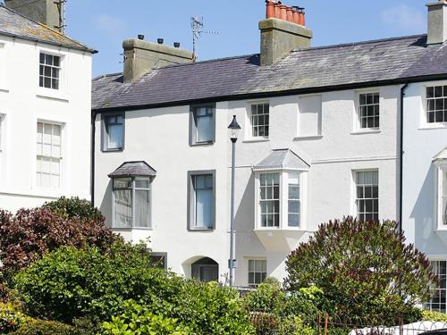 B&B Beaumaris - Tri Raglan Mawr - Bed and Breakfast Beaumaris