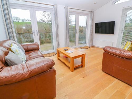 8 Lake View - image 6
