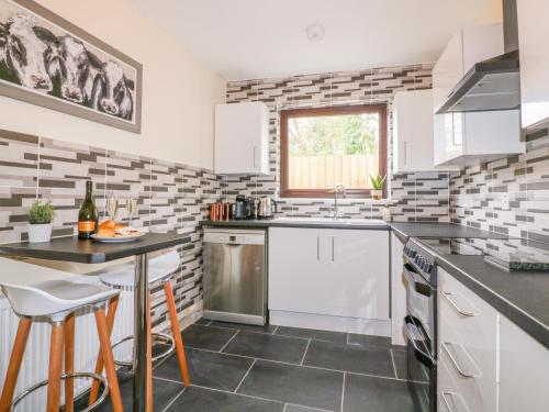 Camellia Cottage - image 10