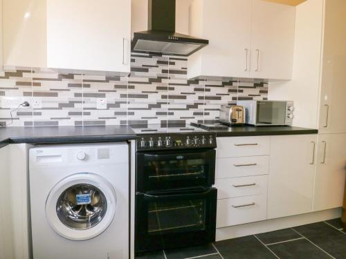 Camellia Cottage - image 12