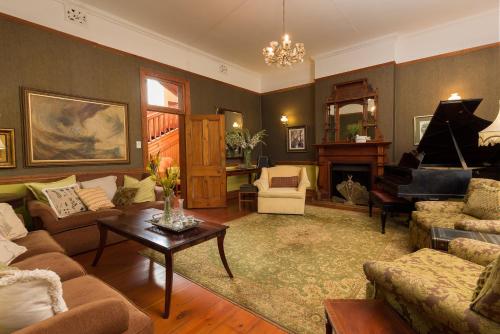 Royston Hall Historical Guesthouse