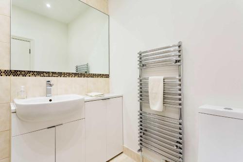 Veeve - One Bedroom Apartment in Hampstead - image 2