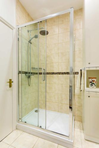 Veeve - One Bedroom Apartment in Hampstead - image 11