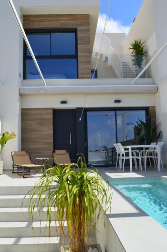 Luxury villa Rojales with private pool & jacuzzi gîte à louer Formentera de Segura