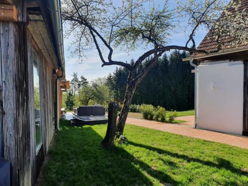 Wohlfuehloase am Trausdorfberg mit Sauna/Whirlpool photo 2