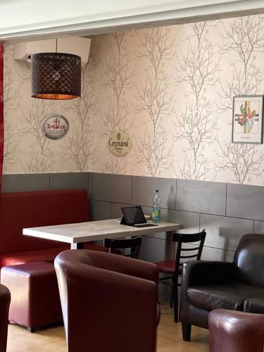 Pub/Lounge, Hotel D'Albion in Sault (Provence-Alpes-Cote d'Azur)