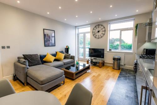Thorpe Road 1 Bed Apartment with Parking in Norwich International Airport