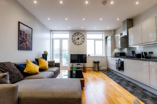 Thorpe Road 1 Bed Apartment with Parking in Norwich International Airport