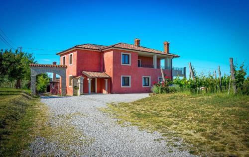 Wine & Apartment VINALES, Koper (photo 2)
