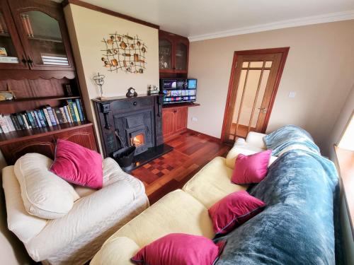 3 Bed Renovated Cottage Carramore Lake, Belmullet