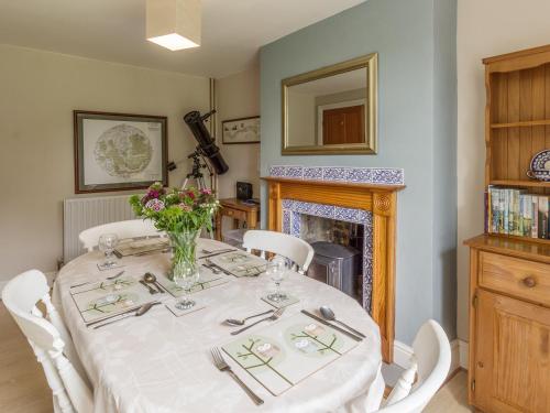 Old Hall Cottage Hexham - image 5