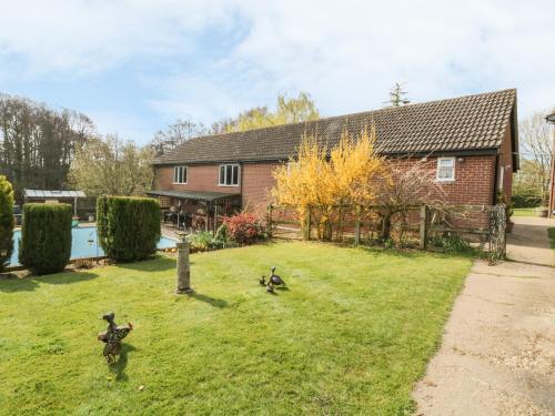 The Bungalow Ipswich - image 11