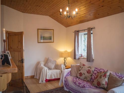 Errislannan Stone Cottage - image 3