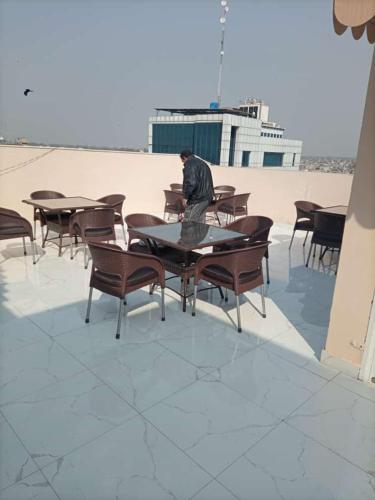 Family Hotel Davis Road Lahore photo