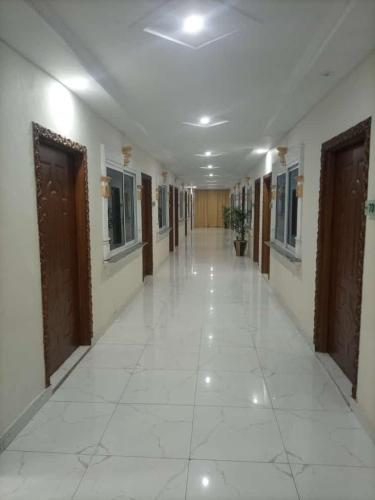 Family Hotel Davis Road Lahore photo