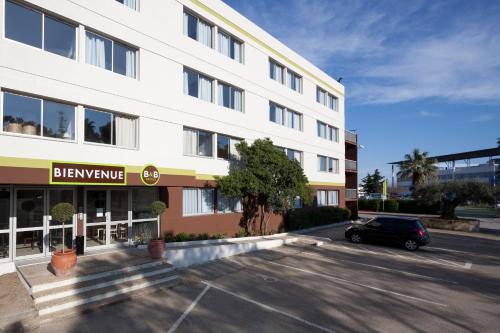 B&B HOTEL Nîmes Ville Active, parking sécurisé gratuit