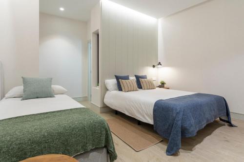 Prado Rooms 46 - Darya Living Room Type - Triple Room