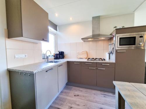 Konyha, Vakantiehuis de Strandloper Serooskerke Se08 in Serooskerke (Zeeland)