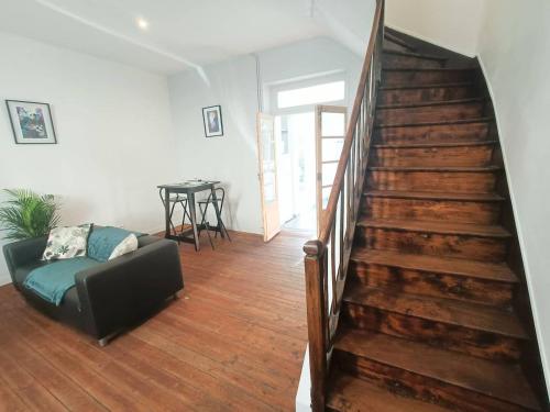 Maison Arc-en-Ciel avec terrasse stationnement gratuit. gîte à louer Le Gond