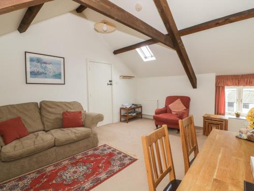 The Old Dairy Loft Pembroke - image 6