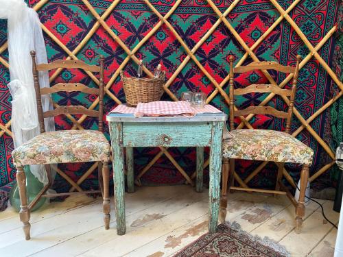 Romantic Yurt in Nature Reserve with Jacuzzi