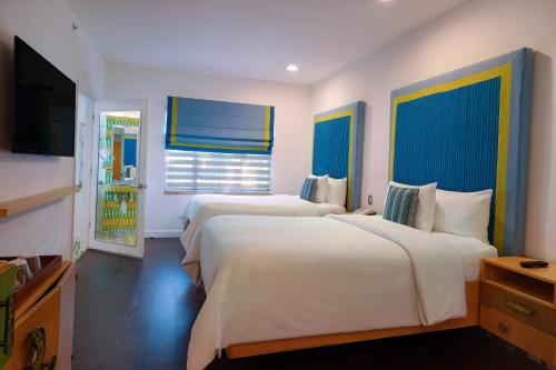Collins Deluxe Double room in The Tony Hotel South Beach