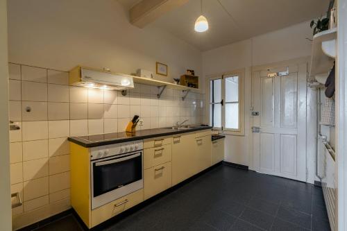 Eigene Wohnung im Stadtzentrum mit wunderschöner Dachterrasse (Eigene Wohnung im Stadtzentrum mit wunderschoner Dachterrasse) in 比爾
